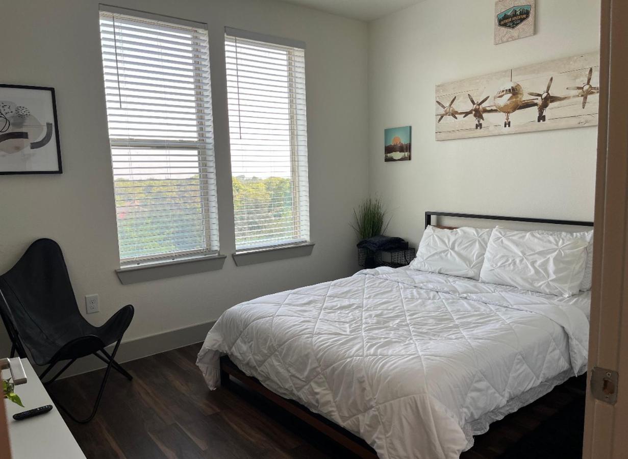 1 Bedroom W Balcony View Resort Pool Free Parking アディスン エクステリア 写真